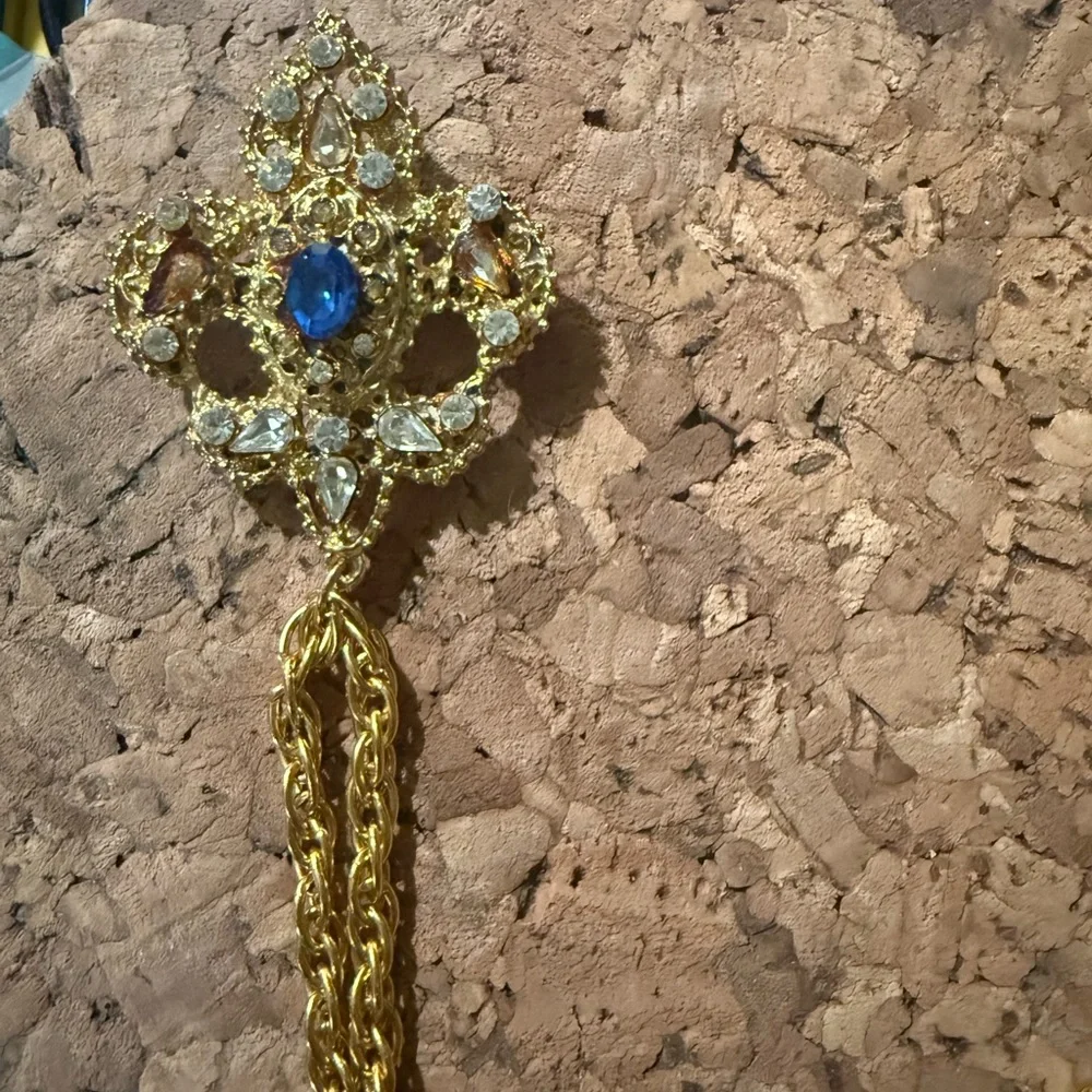 Vintage double pin with chain gold tone, and rhinestone Baroque Royal Look Pins